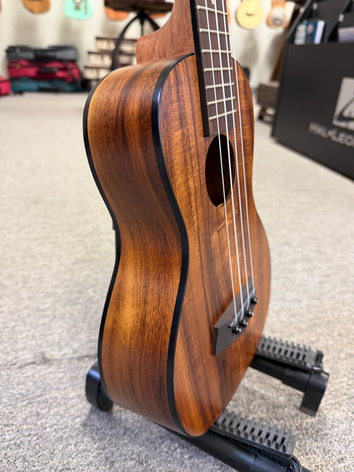 Islander by Kanile'a SC-4 Flamed Acacia Concert Long Neck Ukulele - Super Concert