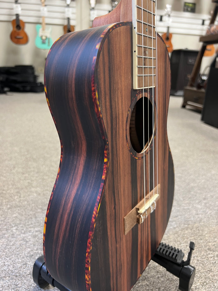AMAHI UK-990B Striped Ebony Baritone Ukulele w/Case - UK-990B