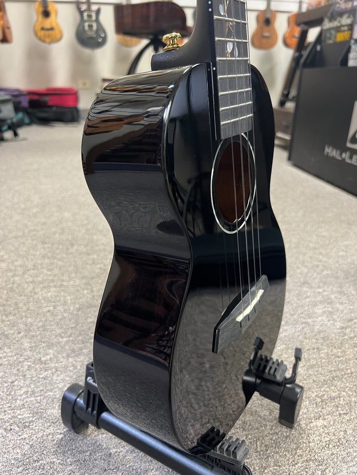 Enya EUT-MAD-DR Solid Mahogany Electric Tenor Ukulele w/Case - Black