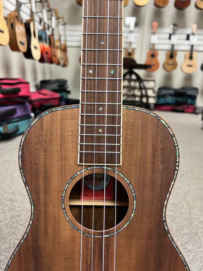 AMAHI UK-660B Koa Baritone Ukulele w/Case - UK-660B
