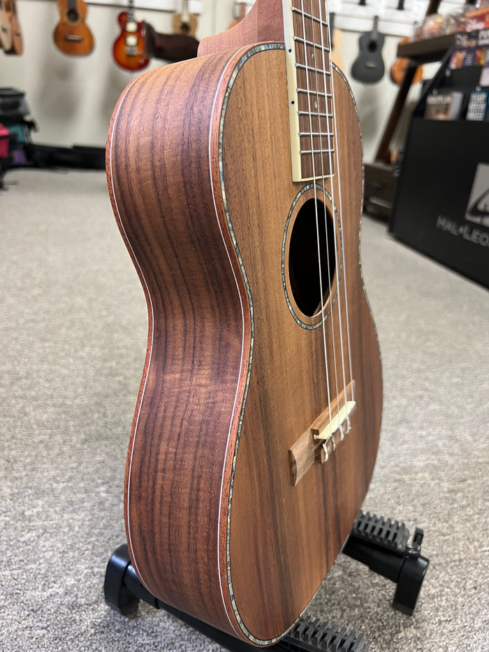 AMAHI UK-660B Koa Baritone Ukulele w/Case - UK-660B