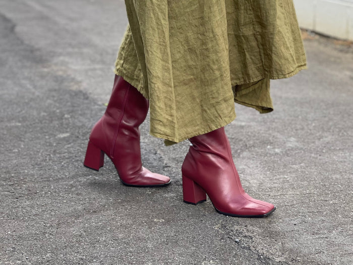 Carrano Bergen available in 2 colours