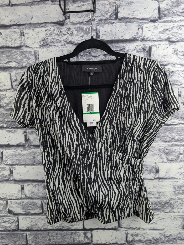 Joneswear Black & White Top