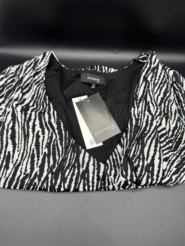 Joneswear Black & White Top