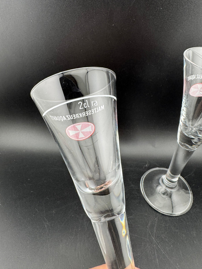 Malteser Kreuz glass champagne flutes