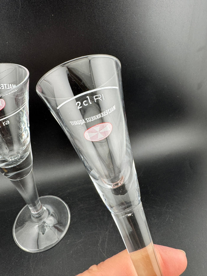 Malteser Kreuz glass champagne flutes