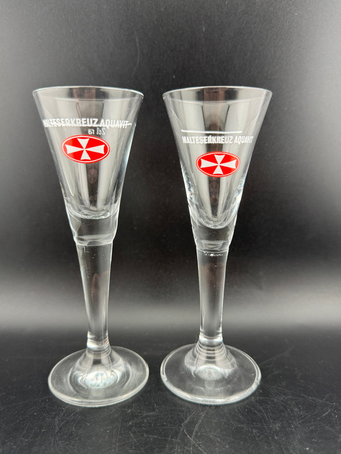 Malteser Kreuz glass champagne flutes