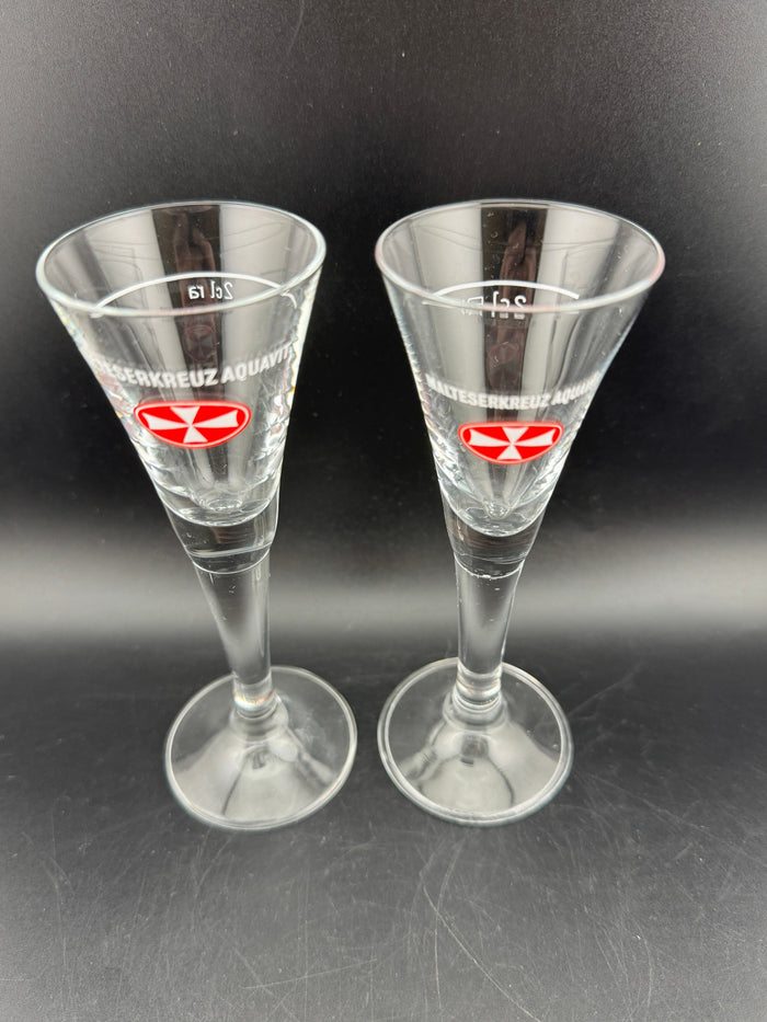 Malteser Kreuz glass champagne flutes
