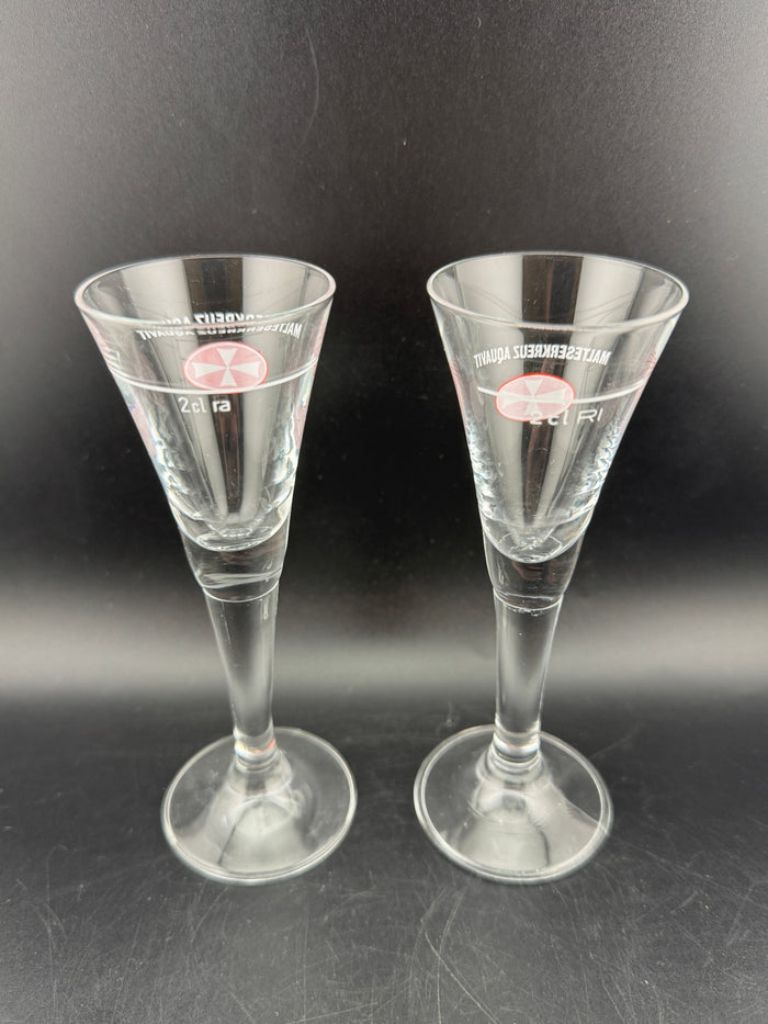 Malteser Kreuz glass champagne flutes