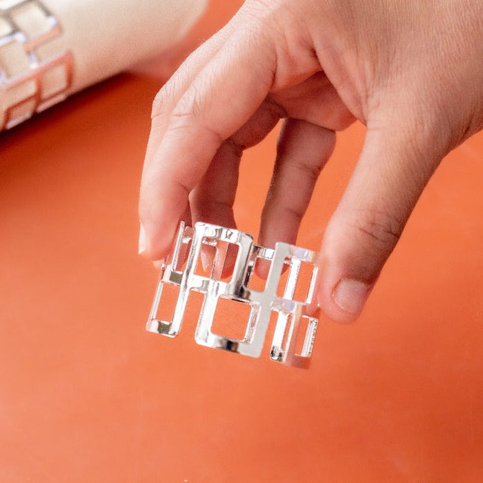 Minimalistic Silver Napkin Rings (Set of 6) Napkin Rings June Trading