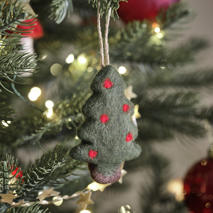 DE24012_3_-TrioofWinterWoodlandFeltHangingDecorations.jpg